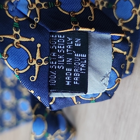 Authentic FENDI Blue and Gold Geometric Pattern 100% Silk Tie - Picture 5 of 10